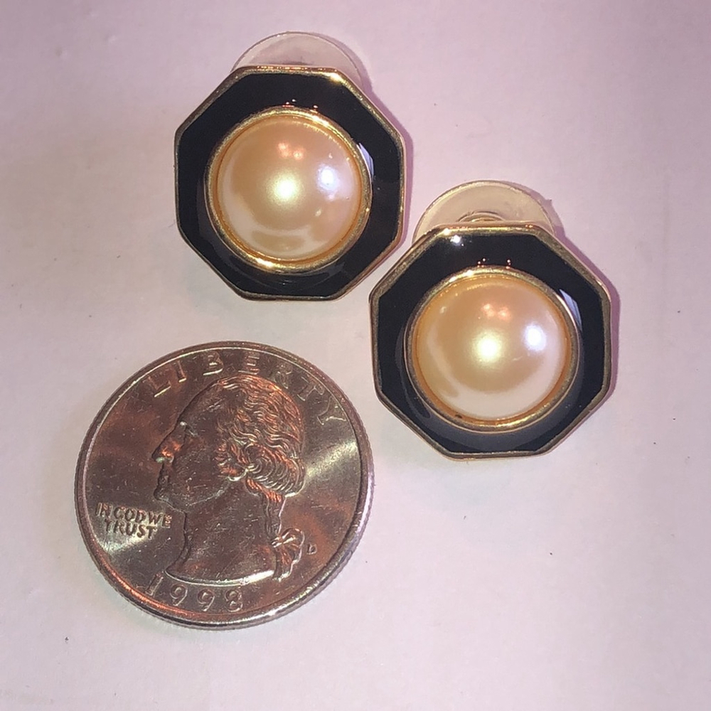 Elegant Vintage Gold Tone and Black Enamel Faux Pearl Earrings - Picture 3 of 4